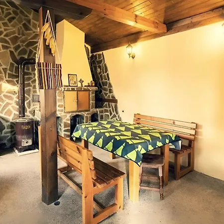 бумеранг Konukevi Velingrad